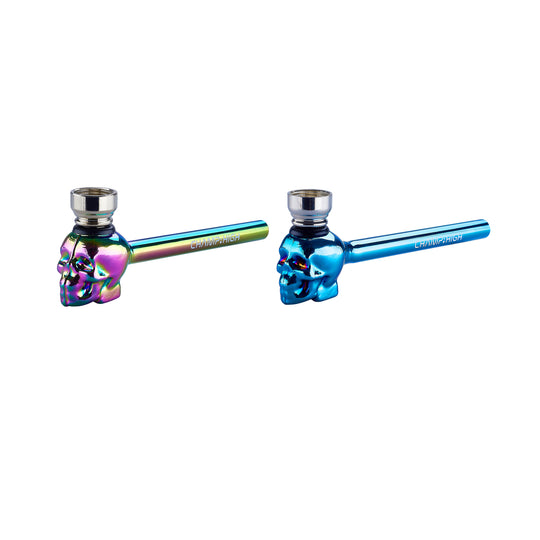 Zwei bunte Pfeifen mit Totenkopf-Design in Regenbogen- und Blau-Farben